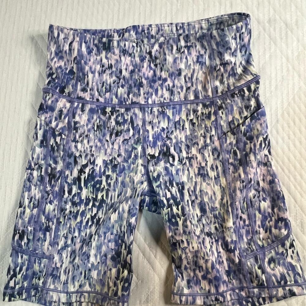 Athleta Women's Blue and Purple Patterned Bike 7" Shorts Size S #175